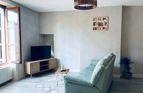 Charlieu Apartment | Appartement centre de Charlieu