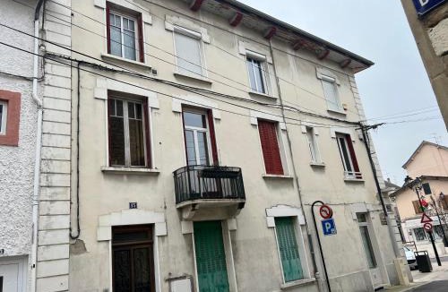 La Tour-du-Pin Apartment | Appartement centre-ville très spacieux avec 4 chambres