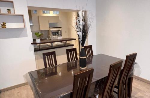 La Tour-du-Pin Apartment | Appartement centre-ville très spacieux avec 4 chambres