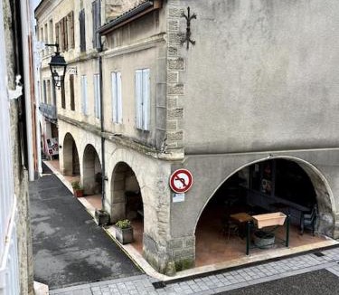 Gontaud Apartment | Appartement centre historique Monségur