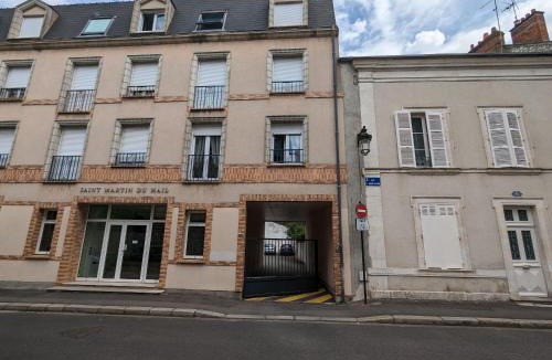 Orleans Apartment | Appartement Centre Orléans avec Parking Privé, Proche Cathédrale et Musées - FR-1-590-362