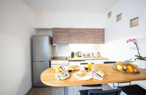 Aigues-Mortes Apartment | Appartement centre village, clim et parking gratuit