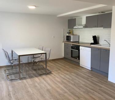 Aiguillon Apartment | Appartement, centre ville AIGUILLON