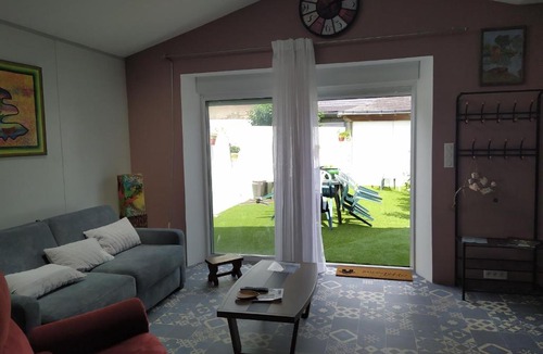 Chateauroux Apartment | Appartement Châteauroux, 2 pièces, 2 personnes - FR-1-591-241