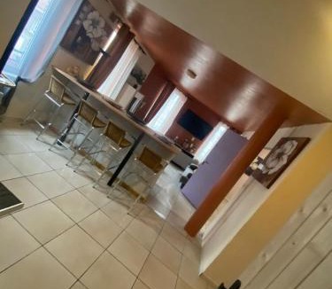 Wavrechain-sous-Denain Apartment | Appartement chaleureux au pied du tramway et à 10 mn de Valenciennes.