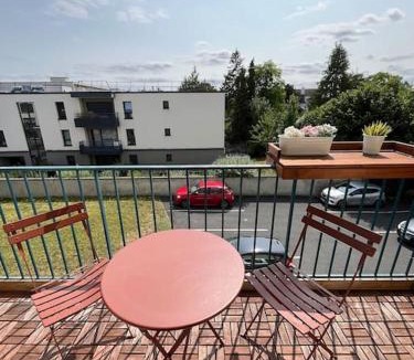 Beaulieu - Maladrerie - Saint-Paul Apartment | Appartement chaleureux, ensoleillé avec parking gratuit