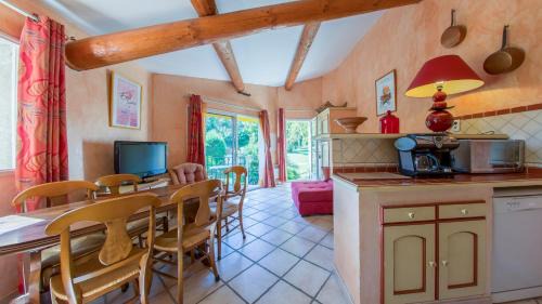 Forcalquier Apartment | Appartement charmant a Forcalquier avec piscine partagee 40m²