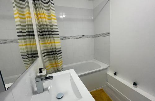 Croix Apartment | Appartement Charmant Cocon Plus