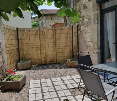 Authezat Apartment | Appartement chic et cosy