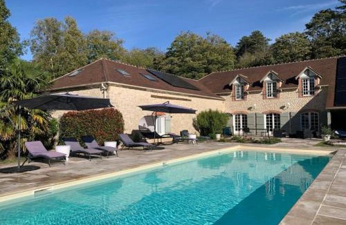 Ormoy-la-Riviere Apartment | Appartement Chic, Climatisation et Piscine