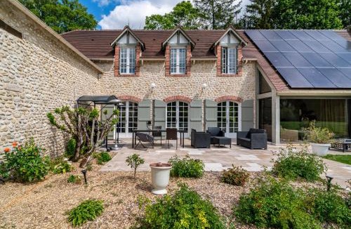 Ormoy-la-Riviere Apartment | Appartement Chic, Climatisation et Piscine