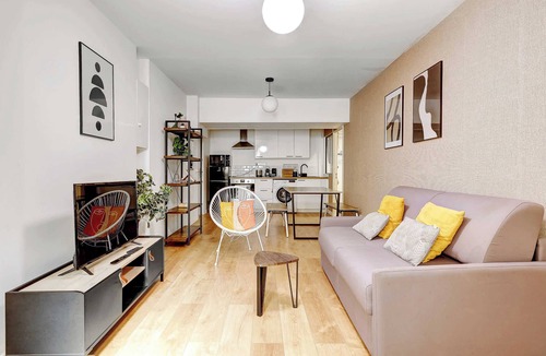 19th Arrondissement Apartment | Appartement chic proche Parc de la Villette – 4P