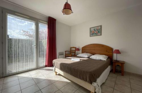 Vallon-Pont-d'Arc Apartment | Appartement climatisé de 3 pièces avec piscine, terrasse et parking - Vallon-Pont-d'Arc - FR-1-382-54
