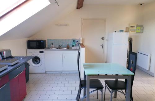 Doue-la-Fontaine Apartment | Appartement climatisé avec parking privé à Doué la fontaine