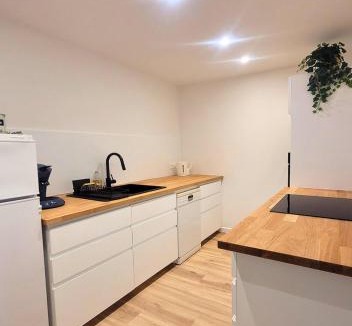 Mery-sur-Oise Apartment | Appartement climatisé avec balnéo, parking gratuit, proche Auvers-sur-Oise