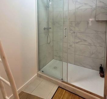 Mery-sur-Oise Apartment | Appartement climatisé avec balnéo, parking gratuit, proche Auvers-sur-Oise