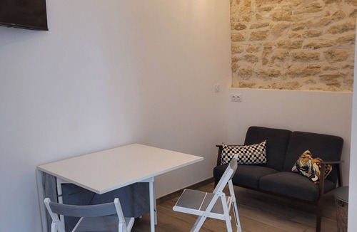 Gares Apartment | 🌟appartement Climatisé, Secteur Gare et de la Place de la Comédie Avec Terrasse