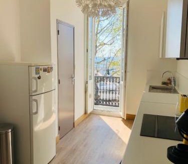 16th Arrondissement Apartment | Appartement climatisé avec vue mer pour 8 personnes