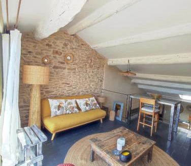 Vallabrix Apartment | Appartement climatisé avec belle terrasse à 10 min d'Uzès