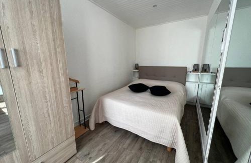 Le Barcares Apartment | Appartement Climatisé T3 avec Piscine, Proche Plage et Commerces - Le Barcarès - FR-1-81-573