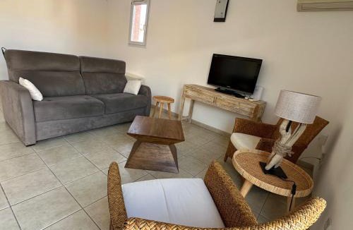 Port-Vendres Apartment | Appartement climatisé, près du port, terrasse - FR-1-309-570