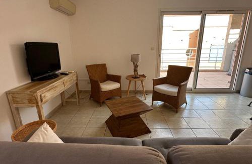 Port-Vendres Apartment | Appartement climatisé, près du port, terrasse - FR-1-309-570