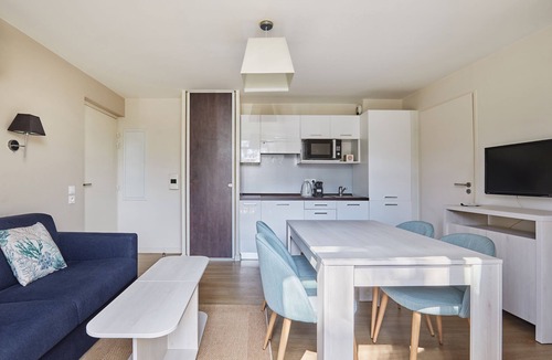 La Grande-Motte Condo | Appartement Confortable! Piscine Saisonnière