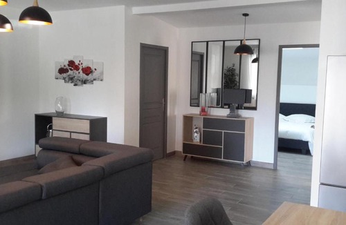 Chalette-sur-Loing Apartment | Appartement Confort Chez Isa