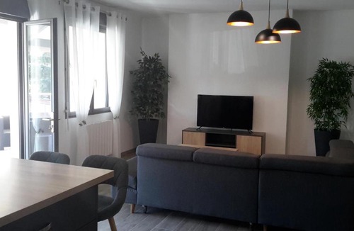 Chalette-sur-Loing Apartment | Appartement Confort Chez Isa
