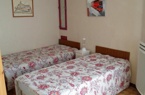 Balaruc-les-Bains Apartment | Appartement confortable proche des Thermes, animaux admis - FR-1-503-3