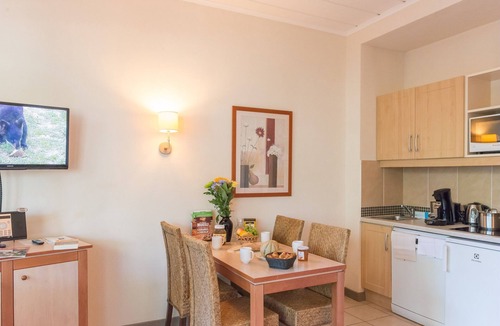 Rouret Condo | Appartement Confortable avec Climatisation