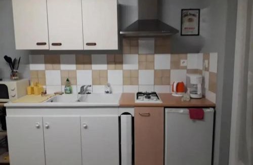 Dange-Saint-Romain Apartment | Appartement confortable à Dangé-Saint-Romain avec terrasse