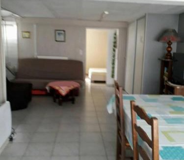 Dange-Saint-Romain Apartment | Appartement confortable à Dangé-Saint-Romain avec terrasse