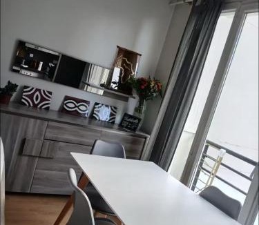 Montrouge Apartment | Appartement cosy à 2 mins de Paris