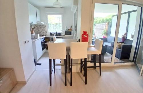 La Grace de Dieu Sud Apartment | Appartement cosy à Caen avec terrasse et jardin