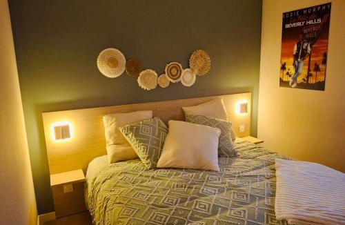 Neuf-Mesnil Apartment | Appartement cosy ambiance Beverly Hills dans résidence avec piscine 4 pers 2 chambres
