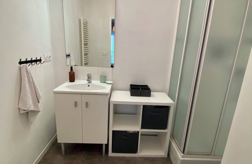 Saint-Joseph de Porterie Apartment | Appartement Cosy Avec un Enorme Balcon