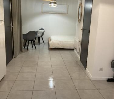 Le Cres Apartment | Appartement cosy centre du Crès