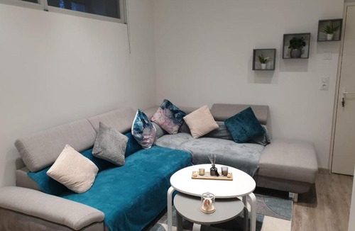 Lons-le-Saunier Apartment | Appartement COSY et chaleureux