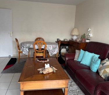 Fresnes Apartment | Appartement Cosy