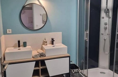 Moncey Apartment | APPARTEMENT COSY