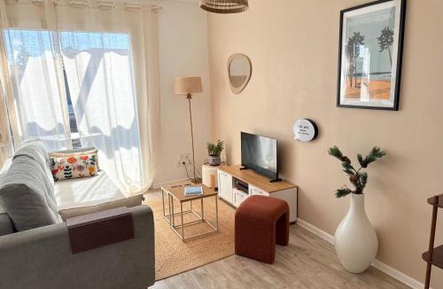 Parentis-en-Born Apartment | Appartement Cosy avec Balcon