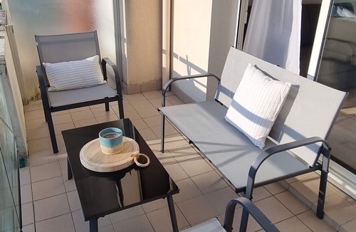 Saint-Marc-sur-Mer Apartment | Appartement Cosy et Chaleureux à 100m de la Plage, au Centre de St Marc sur Mer!