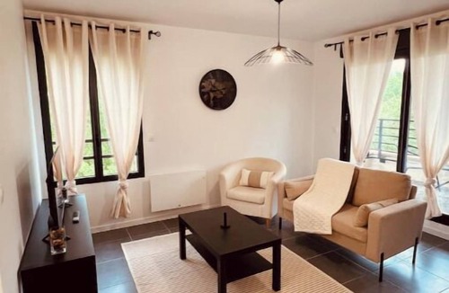 Luzarches Apartment | Appartement Cosy, Paris JO 2024, Parc Astérix, CDG