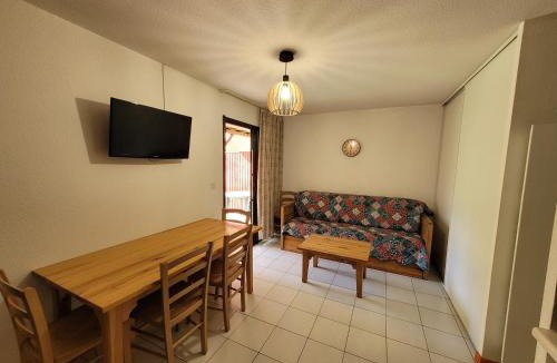 Arreau Apartment | Appartement Cosy, Piscine, Sauna