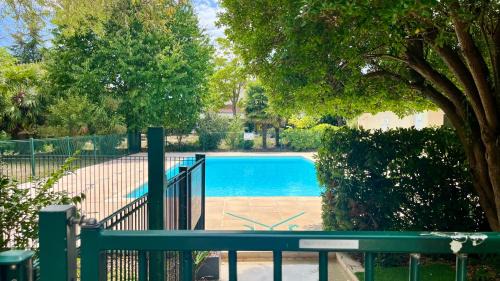 Marans Apartment | Appartement Cosy - Résidence avec Parc et Piscine