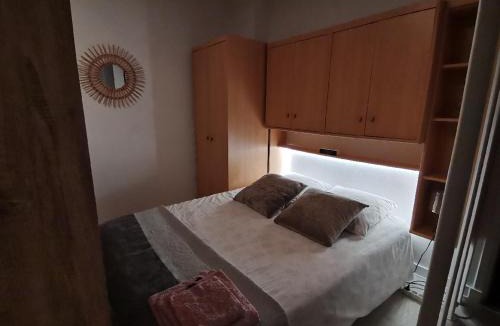 Roscoff Apartment | Appartement cosy Roscoff 50 m plage thalasso WIFI PARKING