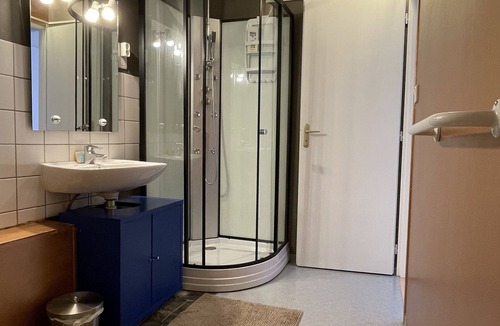 Verdun Apartment | Appartement Cosy Rue Chaussée