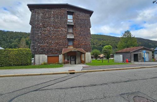 Mijoux Apartment | Appartement départ rando, VTT, Vue Panoramique