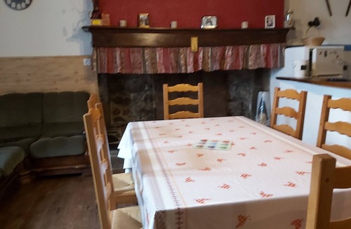 Borderes-Louron Apartment | Appartement Dans Maison de Montagne
